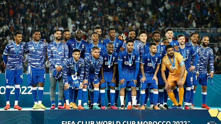 Vice-campeão do Mundial de Clubes, e marcado por ter eliminado o Flamengo na semifinal, com vitória por 3 a 2, o Al Hilal saiu do Marrocos em grande estilo. A delegação do clube voltou para a Arábia Saudita em avião de luxo e as imagens chamaram atenção na internet. Confira!