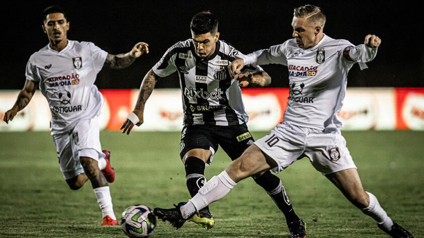 Ceilândia: SOBE - Milla foi protagonista do time na partida e quase deu a vitória para o Gato Preto. // DESCE - Os meio-campistas não foram tão criativos durante a disputa.