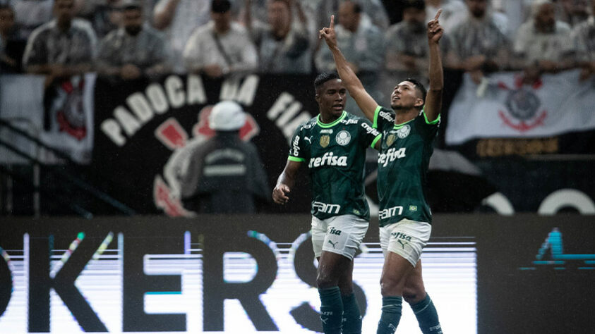 O Palmeiras foi até Itaquera para o Dérbi desta quinta-feira e conquistou um empate na casa do Corinthians com 2 a 2 no placar. Destaque para Weverton, Veiga e Rony, que foram responsáveis diretos pelo resultado. Confira as notas na galeria a seguir: