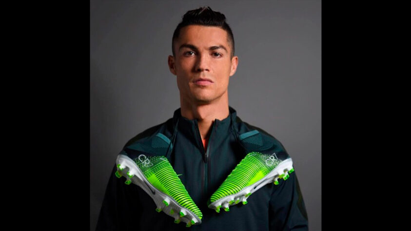 4º lugar - Cristiano Ronaldo: Patrocinado pela Nike, o craque português é o quarto mais bem remunerado com um contrato de 17 milhões de euros (R$ 94 milhões) anuais.