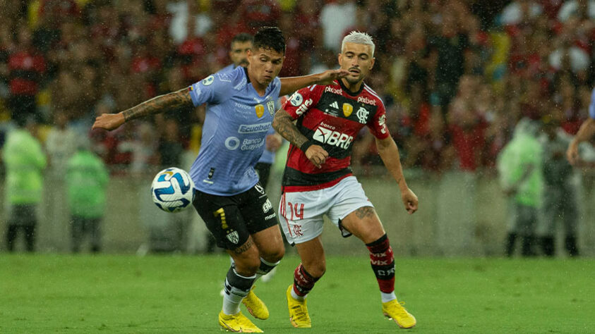 O Flamengo venceu o Independiente Del Valle por 1 a 0, mas acabou com o vice-campeonato da Recopa Sul-Americana. Arrascaeta foi do céu ao inferno, depois de marcar o gol do triunfo, mas desperdiçar a cobrança nos pênaltis. Veja as notas! (Por: Guilherme Xavier)