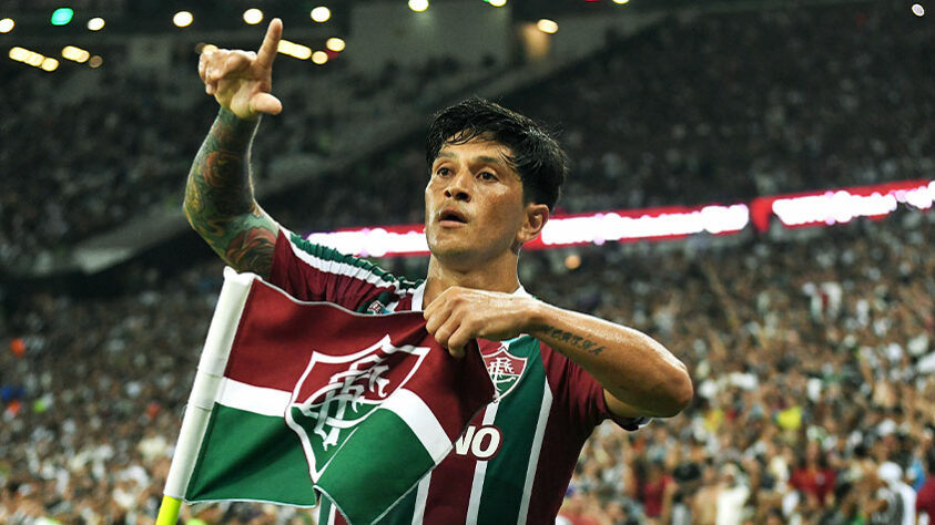 O Fluminense venceu seu primeiro clássico no ano. Neste domingo, o Tricolor encarou o Vasco no Maracanã, e o time de Fernando Diniz deu continuidade na sequência de quase quatro anos sem perder para o Cruz-Maltino. O goleiro Fábio e o atacante Germán Cano, com dois gols, foram os destaques da partida. Veja as notas. (Por João Marcos Santana / joaosantana@lancenet.com.br)