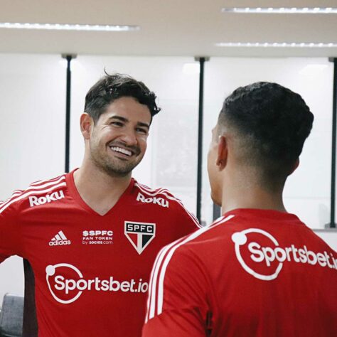 ENCAMINHADO - Conforme o LANCE! revelou em abril, São Paulo e Alexandre Pato encaminham um contrato de produtividade para que o atacante de 33 anos defenda o Tricolor pelo menos até o final do ano. O acerto pode ser selado nos próximos dias.