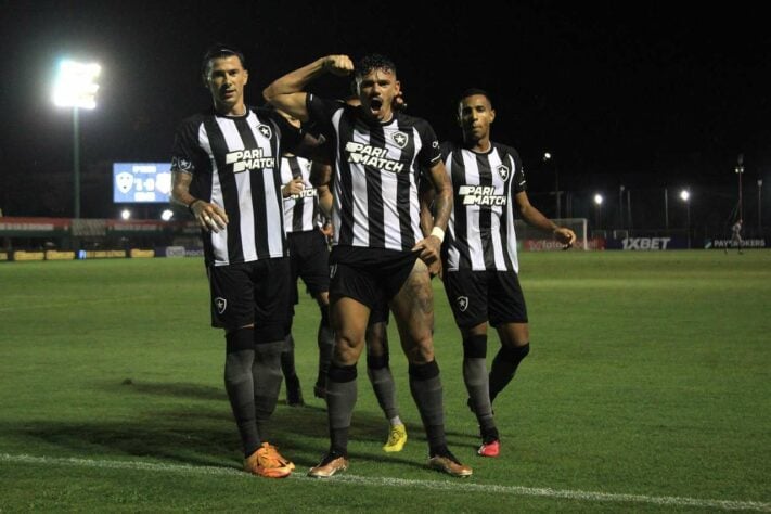Botafogo - Posição final no estadual: quinto colocado da Taça Guanabara, fora da zona de classificação às semifinais. 