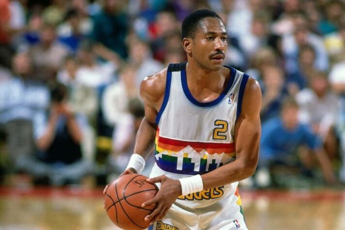 19º - Alex English: 25.613 pontos