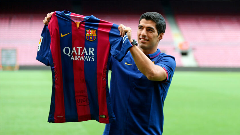 Nesta quarta-feira (24), Luis Suárez celebra seus 37 anos de vida. Um dos maiores ídolos da história do Barcelona, fez história também no Liverpool e recentemente no Grêmio. Confira, na galeria a seguir, momentos marcantes do craque uruguaio no futebol: 