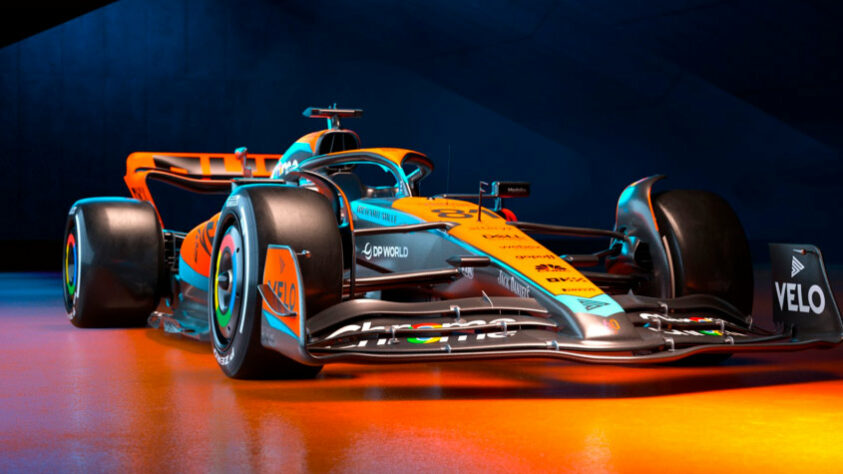 A McLaren desenvolveu o MCL37, lançado no último dia 13 de fevereiro. Oscar Piastri chega para assumir a vaga de Daniel Ricciardo nesta temporada.