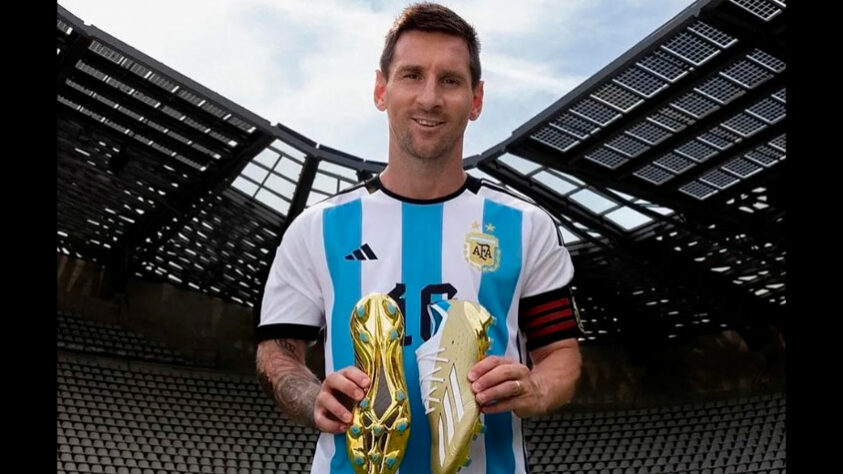 3º lugar - Lionel Messi: Patrocinado pela Adidas, o craque argentino é o terceiro mais bem remunerado com um contrato de 20 milhões de euros (R$ 110 milhões) anuais.