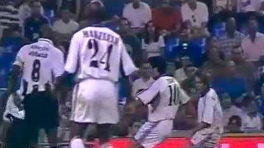 Santos: 05/09/2000 (foto) - Real Madrid 2 x 0 Santos - Santiago Bernabéu (Madrid, Espanha) / 20/06/1996 - Santos 2 x 0 Real Madrid - Vila Belmiro (Santos, Brasil) / 17/06/1959 - Real Madrid 5 x 3 Santos - Santiago Bernabéu (Madrid, Espanha).