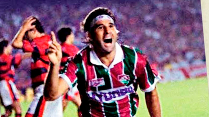 Herói do "Gol de Barriga" no Campeonato Carioca de 1995 e com passagem também como treinador no clube, RENATO GAÚCHO chegou ao Fluminense com uma lembrança do torneio: estava entre os convocados da Copa do Mundo de 1990.