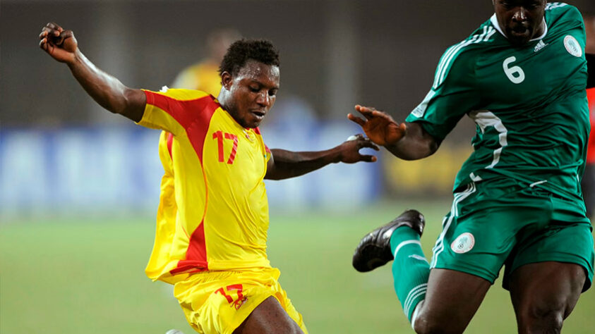 Stephane Sessegnon - capitão de Benin: um fenômeno comum na eleição foi o de capitães e treinadores africanos escolhendo jogadores africanos. Foi o caso do capitão de Benin, que escolheu Sadio Mané como melhor jogador do Mundo. 