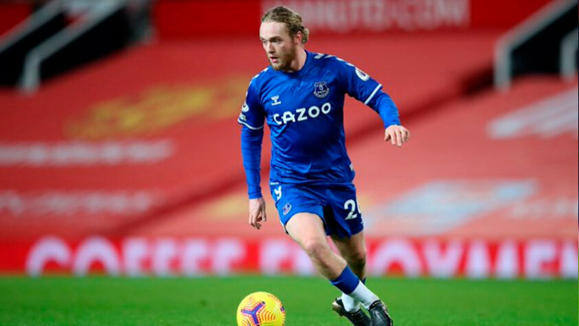 Meia: Tom Davies (Everton)