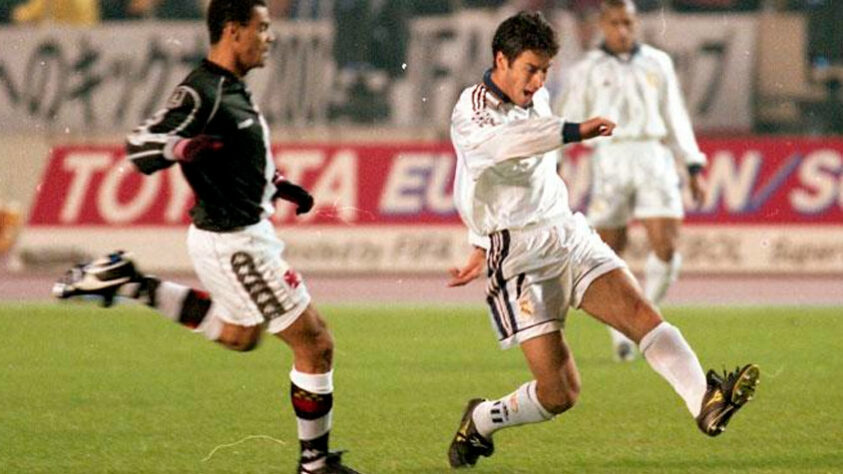 Vasco: 01/12/1998 (foto) - Real Madrid 2 x 1 Vasco - Estádio Olímpico (Tóquio, Japão) / 02/09/1967 - Real Madrid 6 x 1 Vasco - Ramón de Carranza (Cádiz, Espanha) / 30/03/1966 - Real Madrid 1 x 0 Vasco - Stade Ahmed Zabana (Oran, Argélia) / 08/02/1961 - Vasco 2 x 2 Real Madrid - Maracanã (Rio de Janeiro, Brasil) / 14/06/1957 - Real Madrid 3 x 4 Vasco - Parc des Princes (Paris, França) / 31/05/1956 - Real Madrid 4 x 2 Vasco - Santiago Bernabéu (Madrid, Espanha) / 01/07/1956 - Vasco 2 x 5 Real Madrid - Olímpico de la UCV (Caracas, Venezuela) / 18/07/1956 - Vasco 2 x 2 Real Madrid - Olímpico de la UCV (Caracas, Venezuela) / 20/07/1956 - Vasco 2 x 0 Real Madrid - Olímpico de la UCV (Caracas, Venezuela).