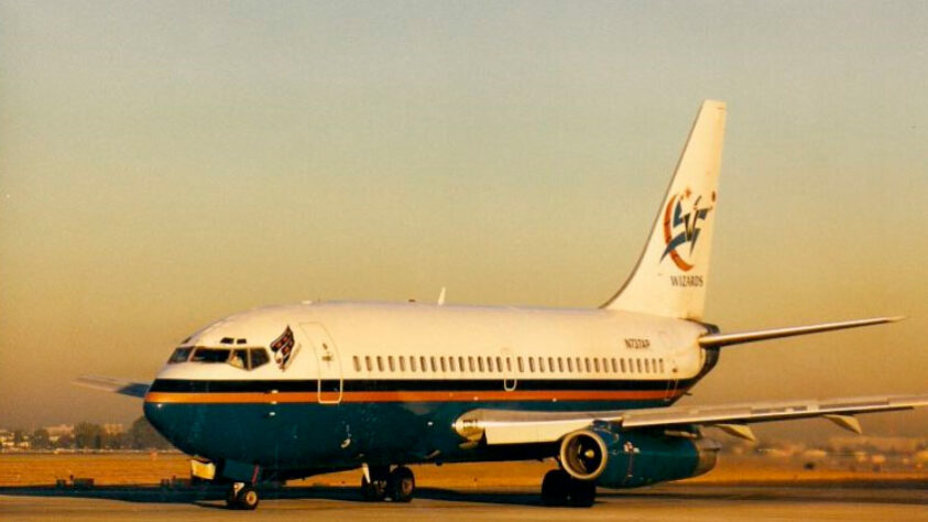 Diretamente da capital dos Estados Unidos, o Washington Wizards é mais uma franquia da NBA que detém um avião próprio. O modelo é um 737-200, responsável por levar a delegação para seus compromissos na liga de basquete.