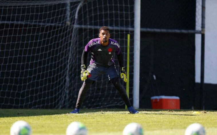 FECHADO - O Vasco anunciou o empréstimo do goleiro Alexander ao Avaí. Em comunicado oficial, a equipe divulgou que o jovem de 23 anos ficará no time catarinense até o término da Série B, com opção de compra ao final do vínculo.