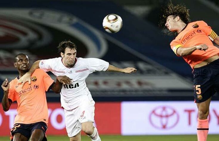 2009: Estudiantes vice-campeão. O tradicional clube argentino perdeu a final do Mundial de Clubes para o Barcelona, por 2 a 1, de virada, em Abu Dhabi.