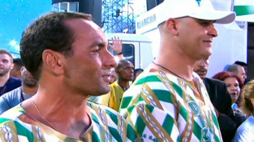 MARCOS E EDMUNDO NA MANCHA VERDE - No Carnaval de 2012, a dupla Marcos e Edmundo desfilou com a Mancha Verde, escola de samba da torcida organizada palmeirense. Os ídolos do clube alviverde ficaram visivelmente emocionados e selaram sua passagem pelo clube com um grande desfile.