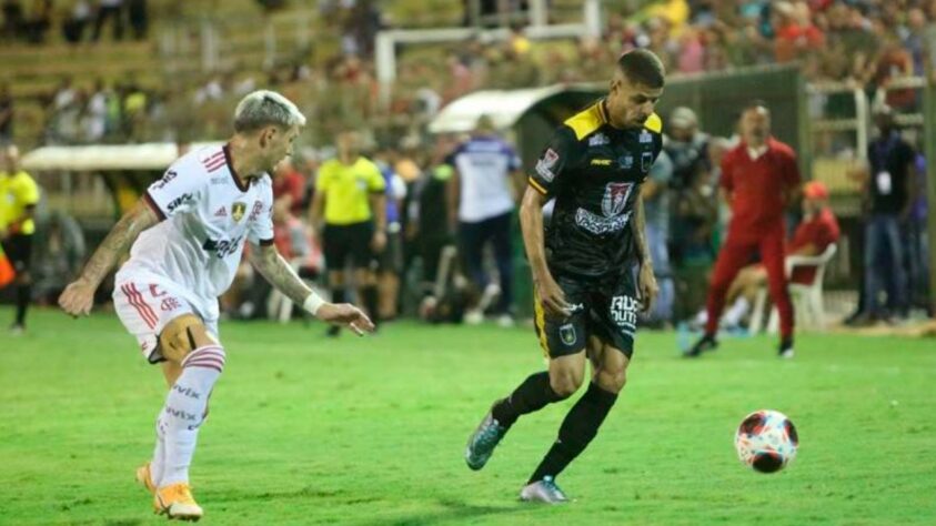 VOLTA REDONDA - Aproveitou bem os erros do Flamengo e teve período de 15 minutos, entre o primeiro e segundo tempo, em que dominou e teve as melhores chances. Cansou e cedeu chances para Gabi, que não perdoou.