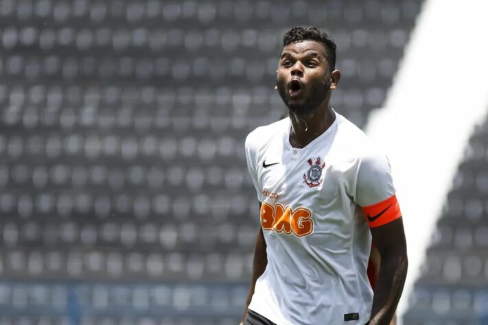 FECHADO - A passagem de Nathan Palafoz no Corinthians chegou ao fim. O Timão entrou em um acordo com o Nova Iguaçu para encerrar o empréstimo do atacante de 23 anos, que foi liberado para realizar exames médicos e concretizar uma transferência em definitivo com o FK Riteriai, da Lituânia. Os valores não foram informados pelo clube alvinegro.