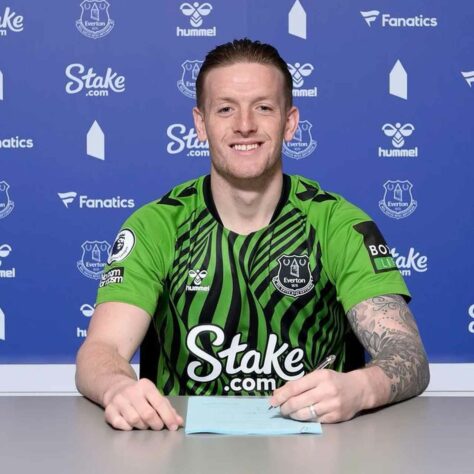 FECHADO - O goleiro Jordan Pickford assinou a renovação de contrato com o Everton (ING). O clube publicou nas redes sociais que o novo vínculo do inglês é válido até junho de 2027.