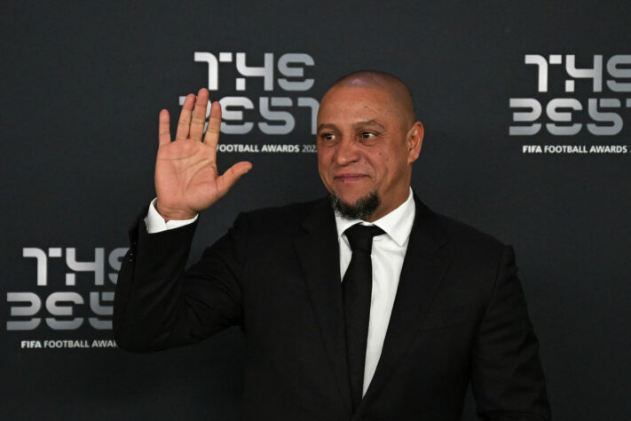 O brasileiro Roberto Carlos, lateral-esquerdo campeão do mundo em 2002, é presença quase garantida nos eventos da Fifa.