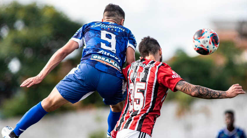 Santo André - Parecia esperar as atitudes do São Paulo e não foi eficiente no ataque. Em certos momentos, parecia jogar pelo empate, não deu certo graças ao gol sofrido nos acréscimos.