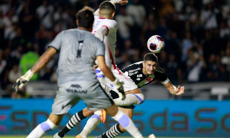 RESENDE: SOBE: O goleiro Jefferson foi o grande destaque, com ótimas defesas. / DESCE: Mostrou pouca coragem ao atacar, sendo presa fácil para o Vasco. 