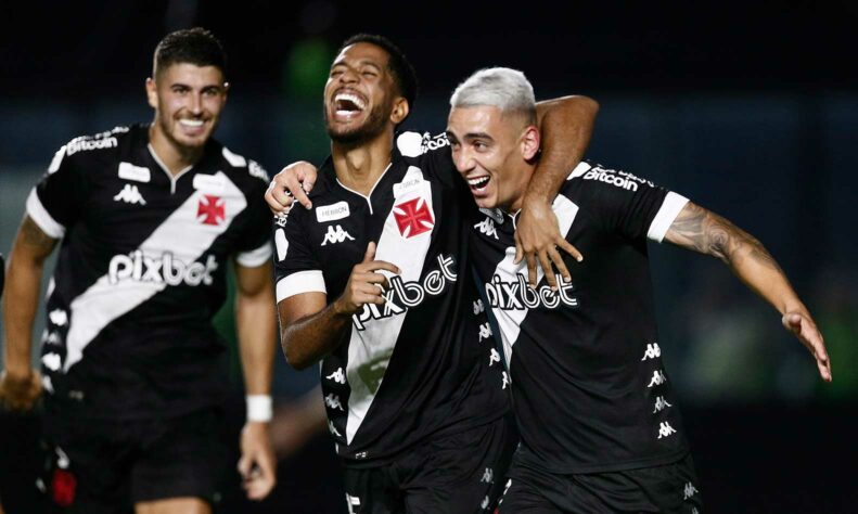 14º - Vasco - 60% de aproveitamento (15 jogos, 8 vitórias, 3 empates e 4 derrotas / 27 gols marcados e 12 sofridos)