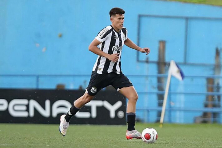 FECHADO - O Santos acertou a renovação de vínculo com o zagueiro boliviano Leonardo Zabala. Convocado pela seleção de seu país, o defensor deve prolongar seu contrato com o Peixe até dezembro de 2025.