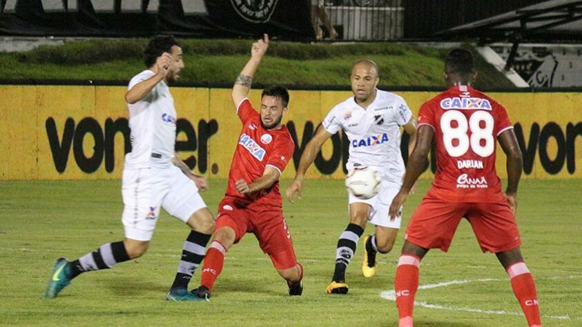 Domingo (26), às 15h30, quartas de final da Copa do Nordeste - ABC x Náutico - Onde assistir: pay-per-view Nosso Futebol transmitirá o confronto.