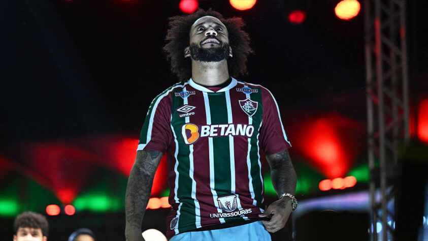 Fluminense - três contratações: Vitor Eudes, goleiro (brasileiro / estava no Marítimo-POR, contratado a custo zero); Marcelo (foto), lateral-esquerdo (brasileiro / estava no Olympiacos-GRE, contratado a custo zero); Giovanni, meia (brasileiro / estava no Ajax-HOL, contratado a custo zero).