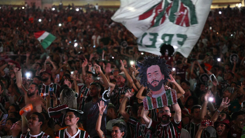 Milhares de torcedores marcaram presença no Maracanã para recepcionar o ídolo. Cerca de 33 mil ingressos foram vendidos de forma antecipada.  