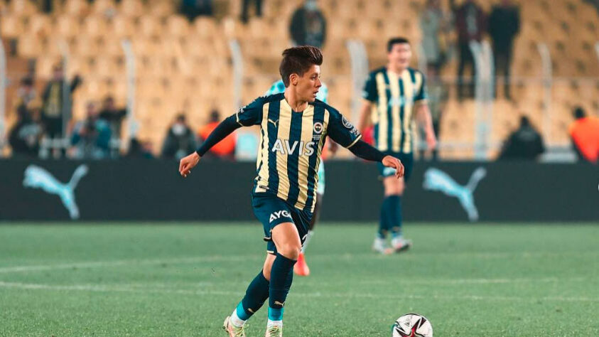 O meio-campista é cria da base do Fenerbahçe, chegou ao clube em 2019 e realizou sua estreia na equipe principal com 16 anos, em 2021, no confronto contra o HJK pela Europa League. Estreou pela seleção da Turquia em novembro de 2022, na vitória por 2 a 1 contra a República Tcheca 