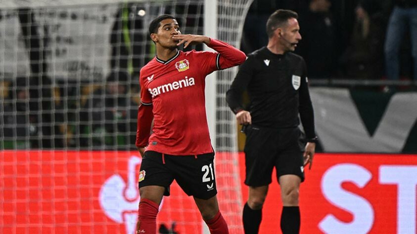 20º lugar: Bayern Leverkusen: 385 milhões de euros (R$ 2,14 bilhões) – 25 jogadores no elenco.