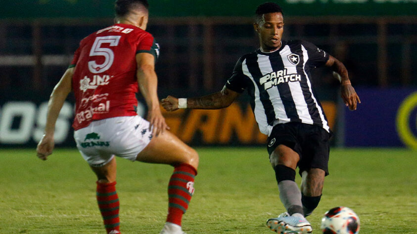 O Botafogo empatou com a Portuguesa, em 0 a 0, no Luso Brasileiro, pelo primeiro jogo da semifinal da Taça Rio. Confira as notas dos jogadores alvinegros. 