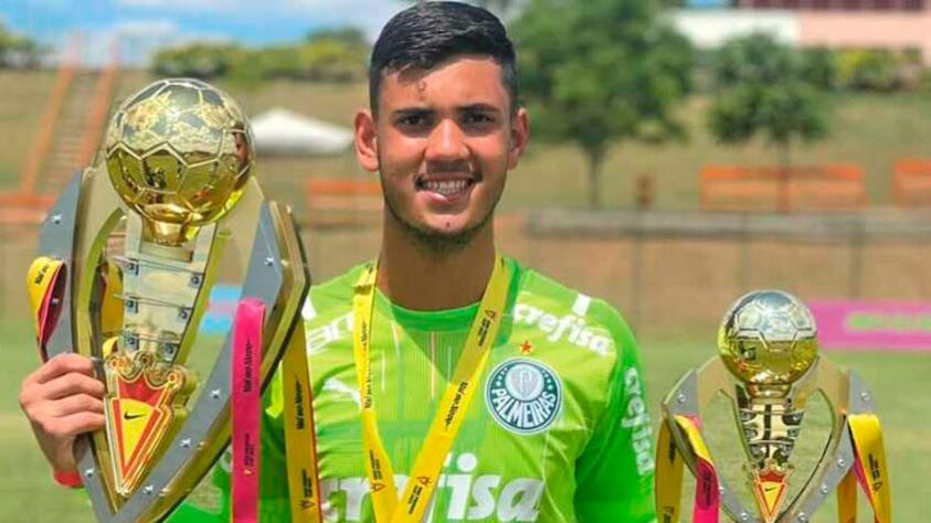 César Rodrigues (goleiro / 17 anos): Palmeiras – César chegou ao Palmeiras em 2020 e hoje é destaque do sub-17 do Verdão. Em 2022, conquistou o Campeonato Brasileiro, Copa do Brasil e Paulistão da categoria. / Participação no Sul-Americano: uma partida como titular. Não sofreu gol na competição.