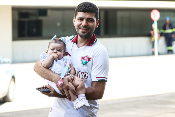 Várias gerações de tricolores estiveram presentes na recepção ao jogador. 