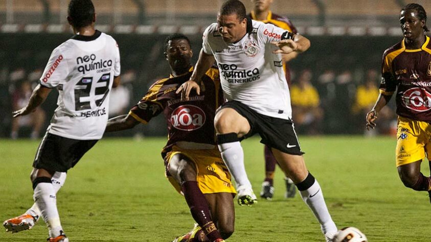 Corinthians x Tolima - 2011