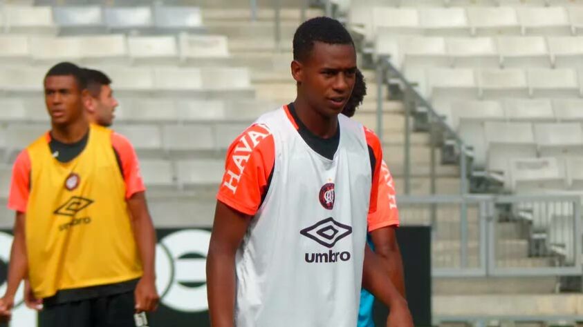 Dudu (meio-campista / 17 anos): Athletico-PR – O jogador atua pela equipe sub-20 do Furacão e jogou a Copinha de 2023, participando de três jogos. / Participação no Sul-Americano: sete partidas como titular e uma como suplente utilizado. Contribuiu com três gols e seis assistências.