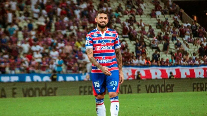 Felipe - Após renovar seu contrato com o Fortaleza, o atleta, em coletiva disse "vou trabalhar forte esse ano para ir embora".