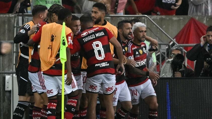 13º - Flamengo - Saldo negativo de 1,8 milhão de euros (aproximadamente -R$ 10 milhões)