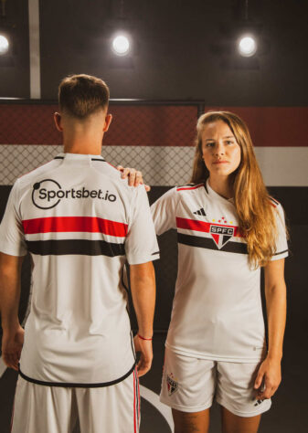 GALERIA: Veja ensaio feito para o lançamento da nova camisa do São Paulo