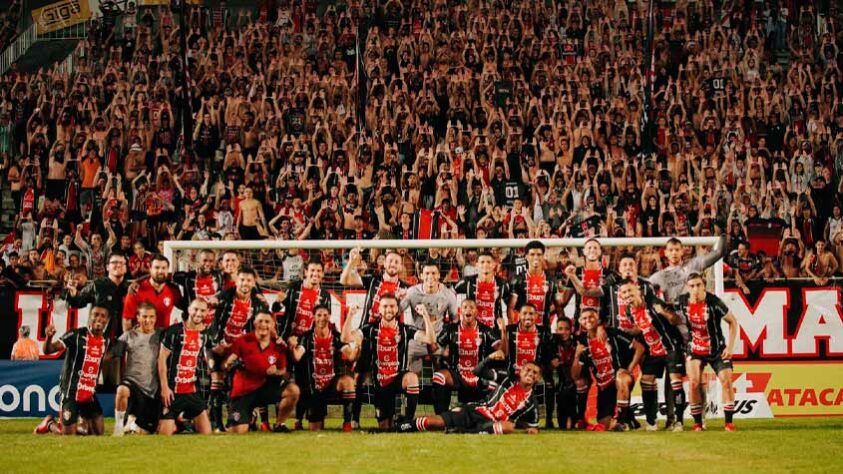 Joinville: ficou sem divisão em 2008. Atualmente disputa o Campeonato Catarinense e a Copa Santa Catarina.