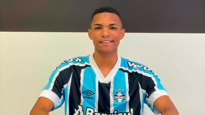 Lucas Camilo (volante / 16 anos): Grêmio – O atleta atua pelo sub-17 do Grêmio e é considerado uma das maiores joias da base do clube. Lucas assinou seu primeiro contrato profissional em 2022, válido por três temporadas. / Participação no Sul-Americano: quatro partidas como titular e cinco como suplente utilizado. Contribuiu com uma assistência.