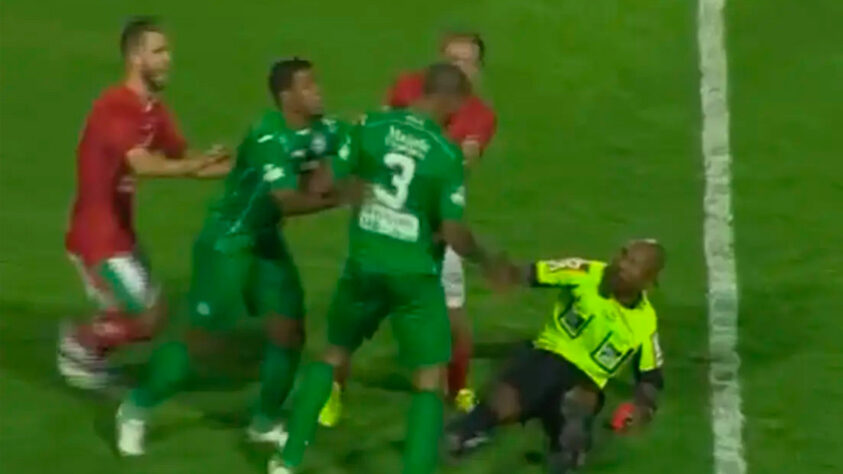 Em 2016, o defensor Ferreira, do Guarani, agrediu o árbitro Marcos Mateus Pereira, durante a final da Série C contra o Boa, após ser expulso por derrubar um adversário em lance ocorrido na partida. 