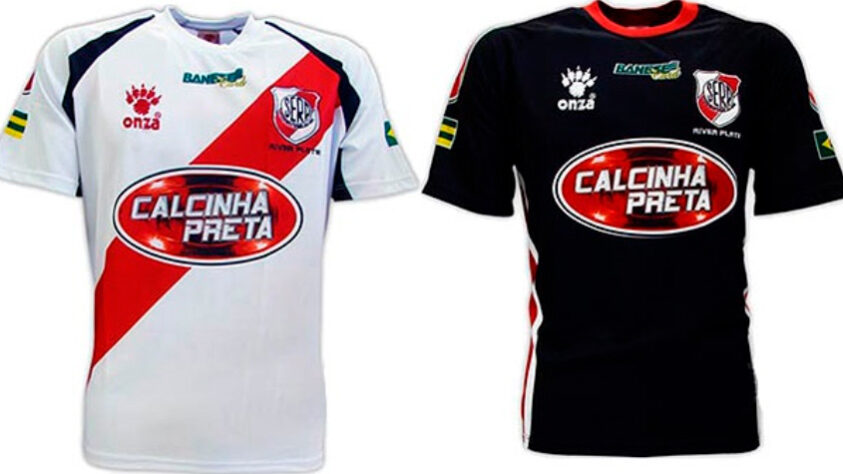 Calcinha Preta (River-SE) -  Em 2012, a banda de forró patrocinou o River-SE na Copa do Brasil.