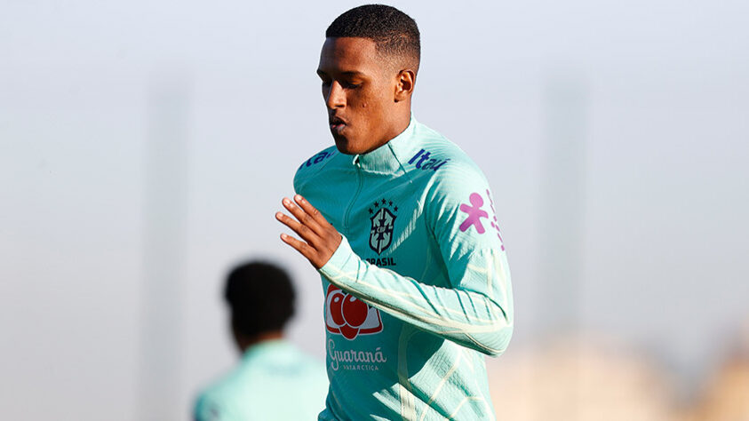 ROBERT RENAN (Z, Corinthians) - Foi bem em sua convocação anterior e pode ter nova oportunidade entre os convocados.