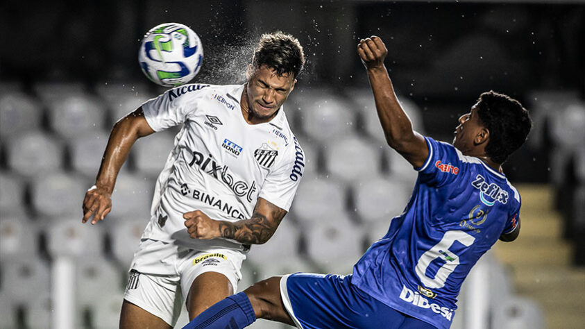 Iguatu: SOBE - Marcelo fez um bom duelo com o ataque santista, o goleiro fez ótimas defesas e evitou um placar elástico. // DESCE - O setor defensivo, principalmente na segunda etapa, permitiu muitas jogadas perigosas do Peixe.