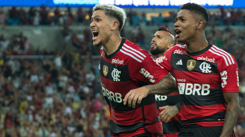 Não foi uma atuação de encher os olhos, mas o Flamengo venceu o Vasco por 3 a 1, no Maracanã, e garantiu a vaga na final do Campeonato Carioca. Os grandes nomes da vitória foram Santos, Ayrton Lucas, Pedro e Matheus França. Confira as notas do LANCE! nesta galeria! (Por Matheus Dantas - mattheusdantas@lancenet.com.br)