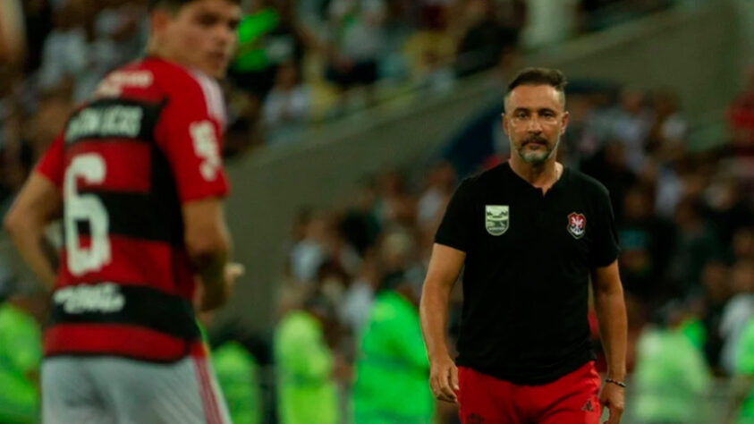 17º lugar - Vítor Pereira, português, 54 anos, Flamengo - 3 meses e 6 dias.